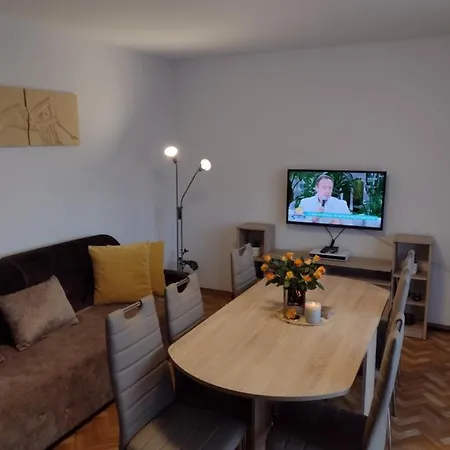 Niezalezny Apartament Emilka W Sercu Uzdrowiska Apartment *