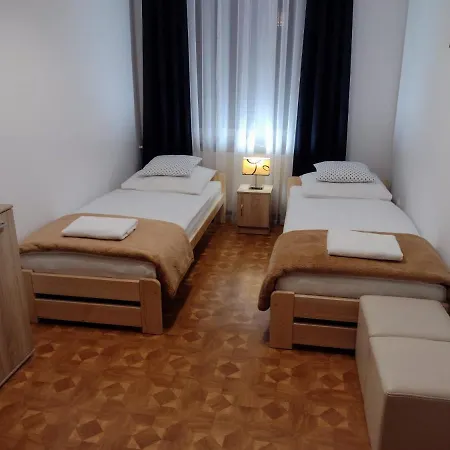Niezalezny Apartament Emilka W Sercu Uzdrowiska Apartment